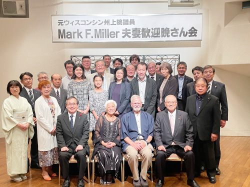 晩さん会の集合写真